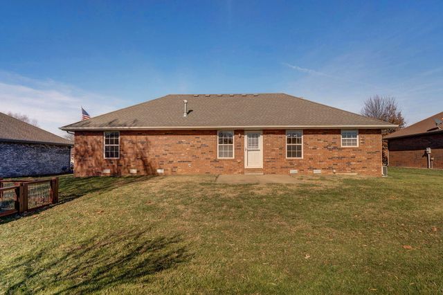 1104 E Eagle Rock Drive, Ozark, MO 65721