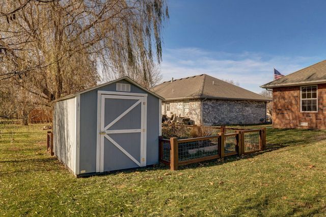 1104 E Eagle Rock Drive, Ozark, MO 65721