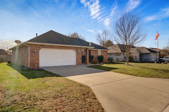 1104 E Eagle Rock Drive, Ozark, MO 65721