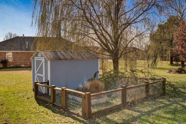 1104 E Eagle Rock Drive, Ozark, MO 65721