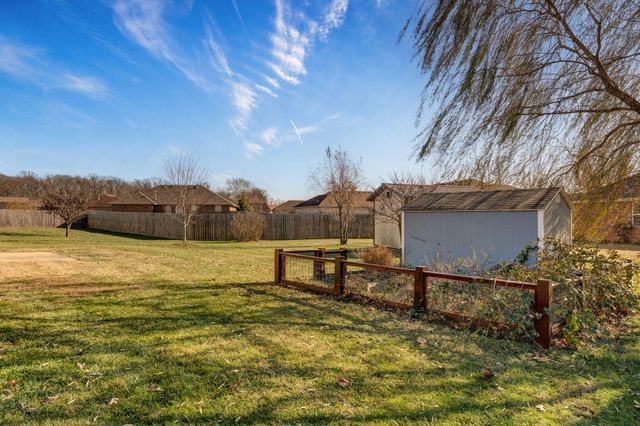 1104 E Eagle Rock Drive, Ozark, MO 65721