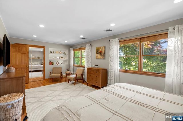 66 Roehrs Drive, Wallington, NJ 07057