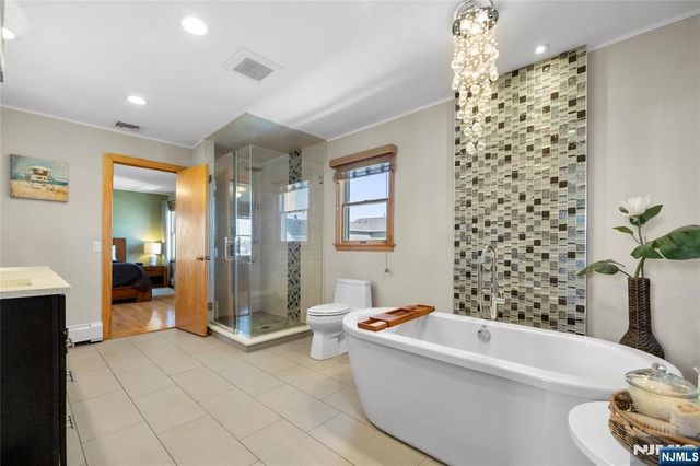 66 Roehrs Drive, Wallington, NJ 07057