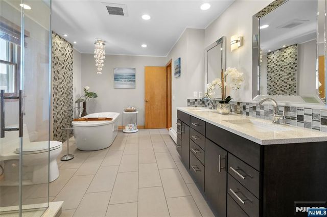66 Roehrs Drive, Wallington, NJ 07057