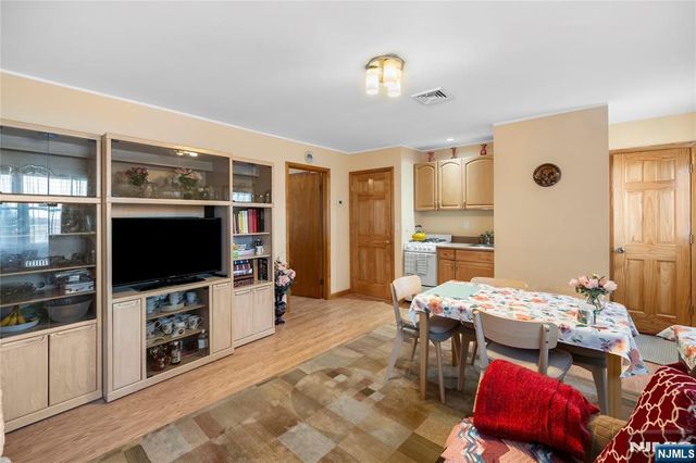 66 Roehrs Drive, Wallington, NJ 07057