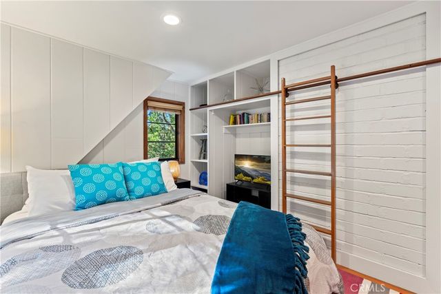 309 Castle Gate Road, Lake Arrowhead, CA 92352