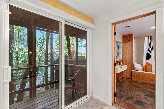 309 Castle Gate Road, Lake Arrowhead, CA 92352