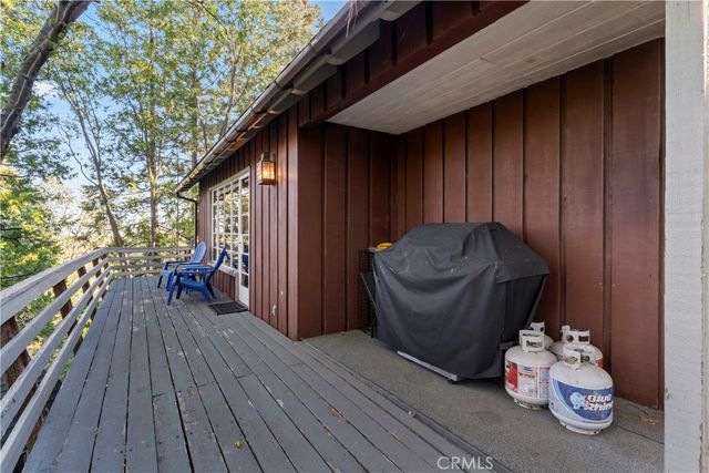 309 Castle Gate Road, Lake Arrowhead, CA 92352