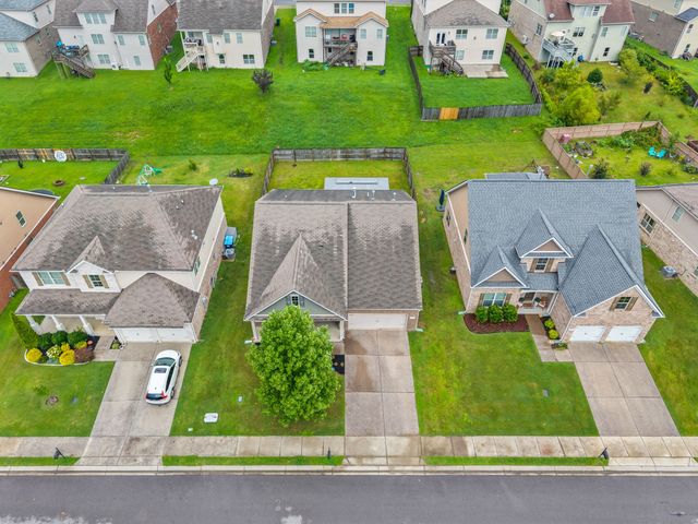 5817 Napa Valley Dr, Smyrna, TN 37167