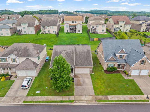 5817 Napa Valley Dr, Smyrna, TN 37167