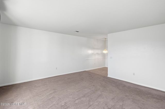 640 Beachwood Avenue, Toms River, NJ 08753