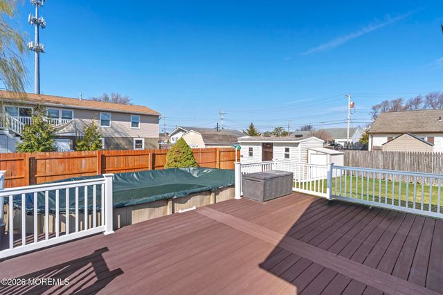 640 Beachwood Avenue, Toms River, NJ 08753