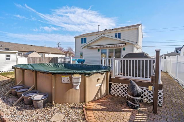 640 Beachwood Avenue, Toms River, NJ 08753