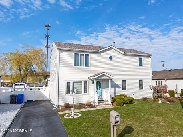 640 Beachwood Avenue, Toms River, NJ 08753