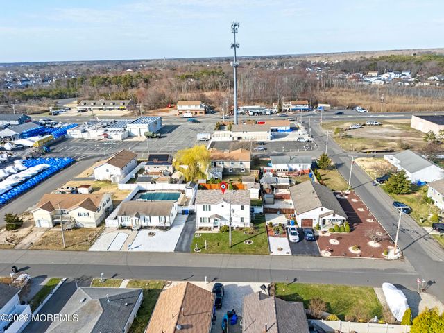 640 Beachwood Avenue, Toms River, NJ 08753