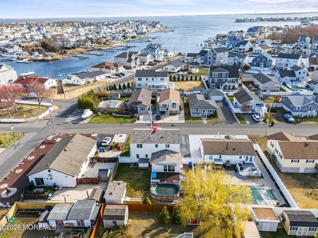 640 Beachwood Avenue, Toms River, NJ 08753