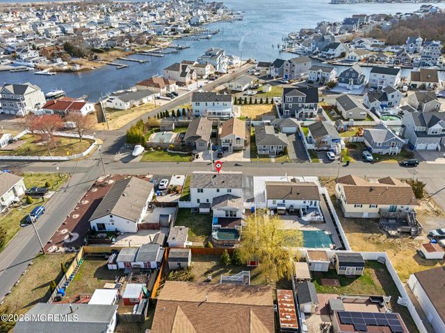 640 Beachwood Avenue, Toms River, NJ 08753