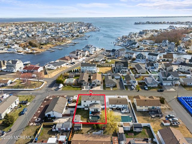 640 Beachwood Avenue, Toms River, NJ 08753