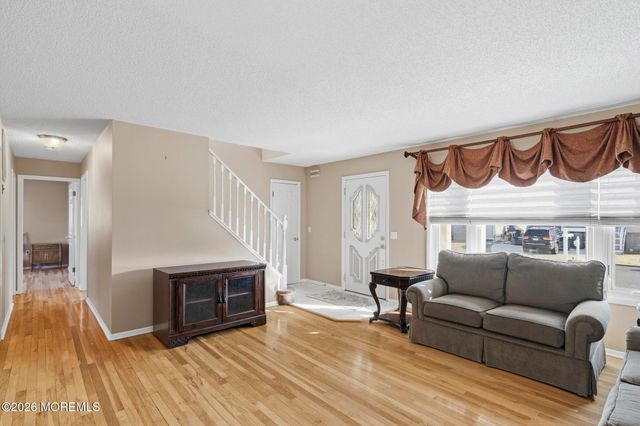 640 Beachwood Avenue, Toms River, NJ 08753