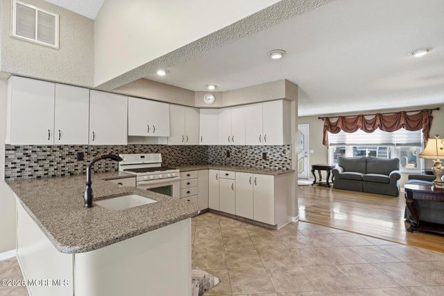 640 Beachwood Avenue, Toms River, NJ 08753