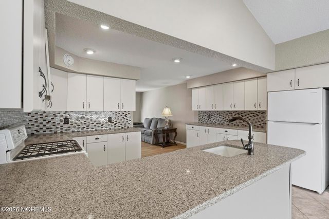 640 Beachwood Avenue, Toms River, NJ 08753