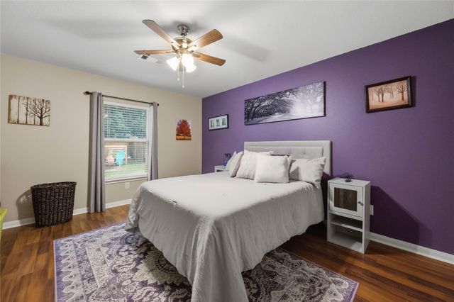 308 Lazy Pine Court, Conroe, TX 77304