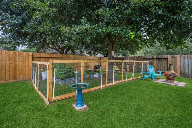 308 Lazy Pine Court, Conroe, TX 77304