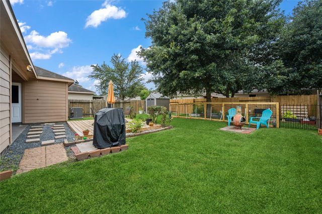 308 Lazy Pine Court, Conroe, TX 77304