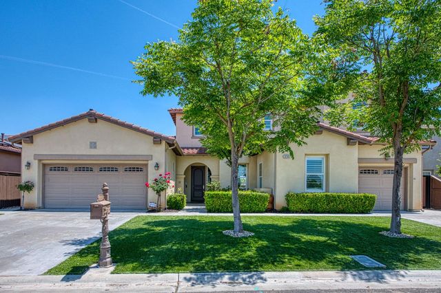 10745 E Landmark Way, Clovis, CA 93619