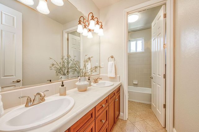 10745 E Landmark Way, Clovis, CA 93619
