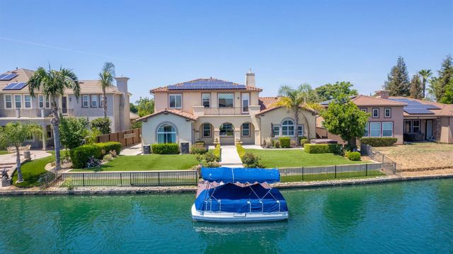 10745 E Landmark Way, Clovis, CA 93619