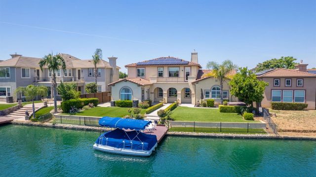 10745 E Landmark Way, Clovis, CA 93619