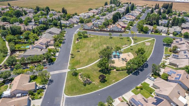 10745 E Landmark Way, Clovis, CA 93619