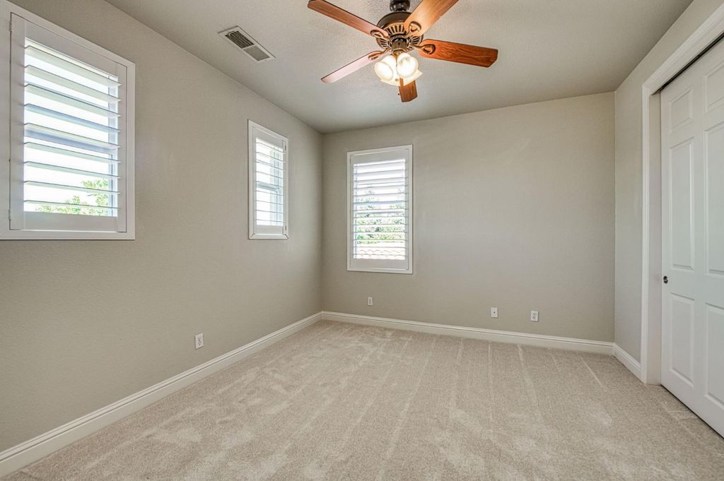 Image 18 of property listing at 10745 E Landmark Way, Clovis, CA 93619