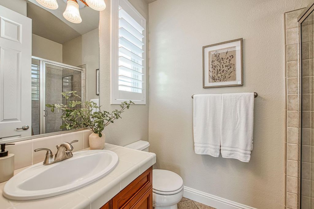 Image 19 of property listing at 10745 E Landmark Way, Clovis, CA 93619
