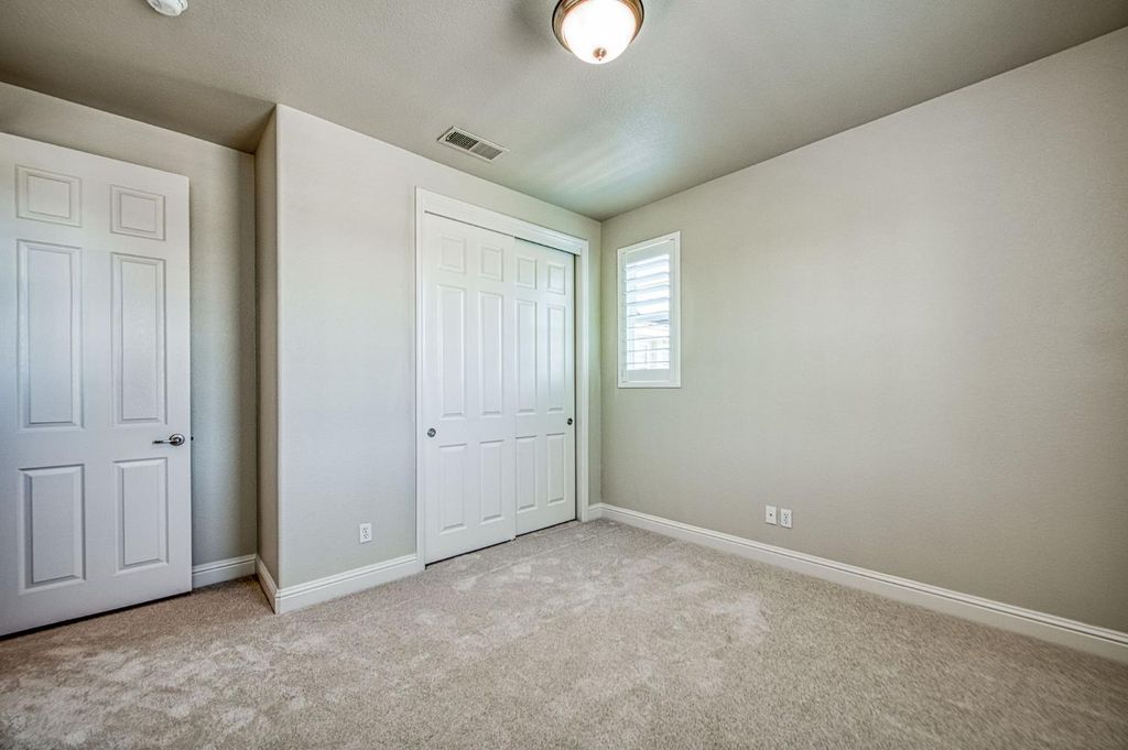 Image 23 of property listing at 10745 E Landmark Way, Clovis, CA 93619
