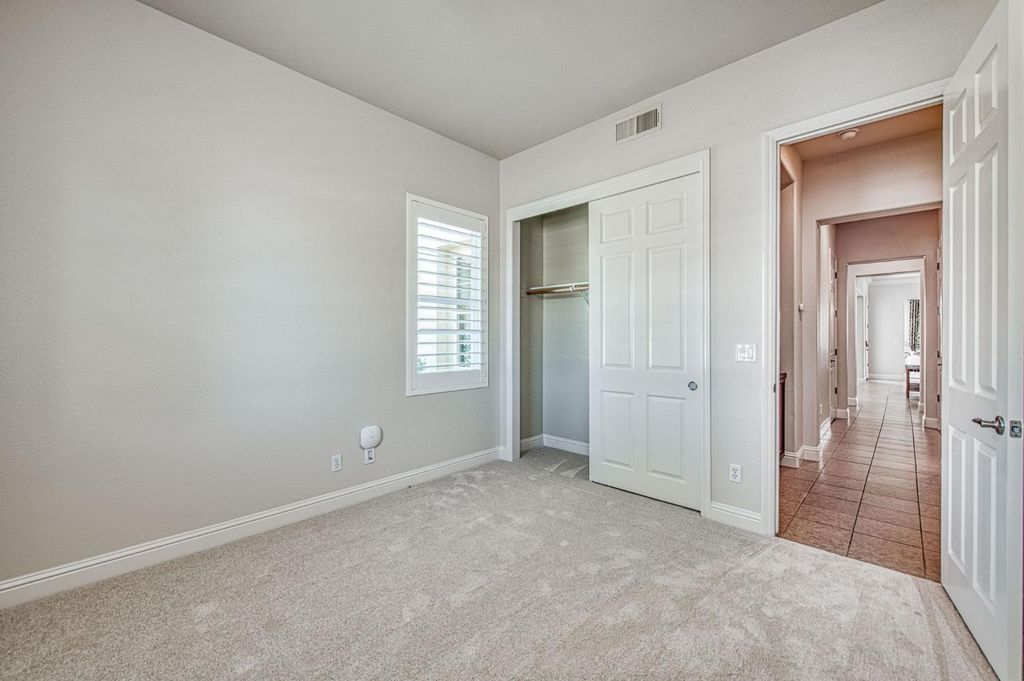 Image 25 of property listing at 10745 E Landmark Way, Clovis, CA 93619