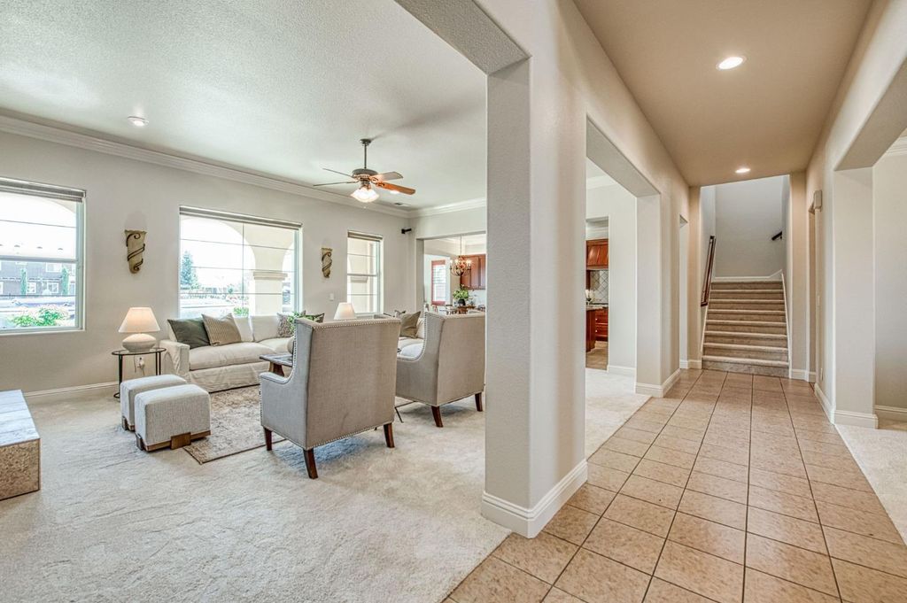Image 4 of property listing at 10745 E Landmark Way, Clovis, CA 93619