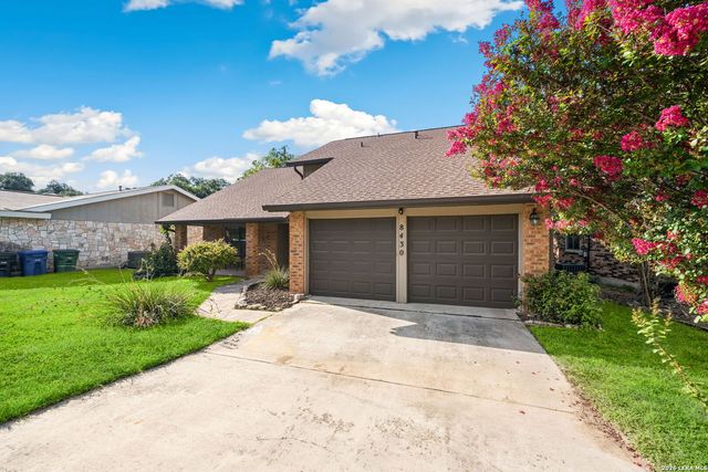8430 TIMBER CREST ST, San Antonio, TX 78250