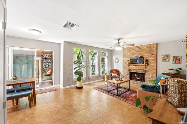 8430 TIMBER CREST ST, San Antonio, TX 78250