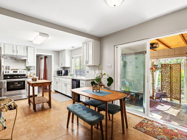 8430 TIMBER CREST ST, San Antonio, TX 78250