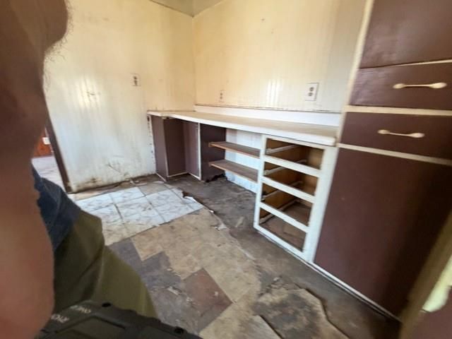 1123 Waverly Avenue, Kansas City, KS 66104