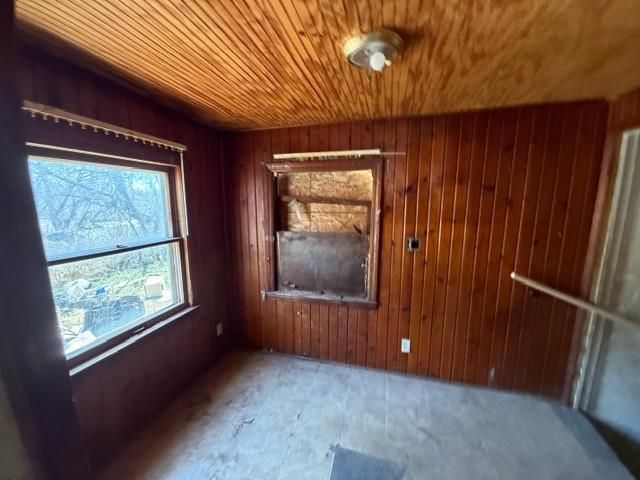 1123 Waverly Avenue, Kansas City, KS 66104