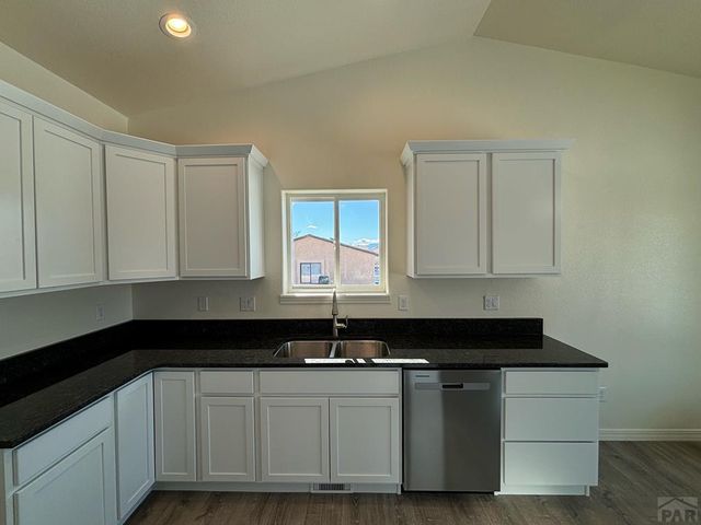 23 S Fairknoll Dr, Pueblo West, CO 81007