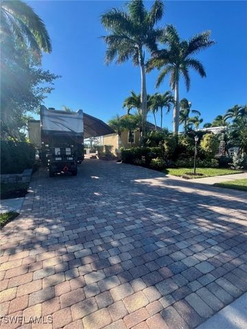 4685 Southern Breeze DR, Naples, FL 34114