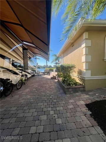 4685 Southern Breeze DR, Naples, FL 34114