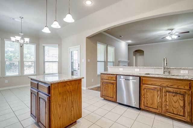 2209 Caroline Drive, Weatherford, TX 76087