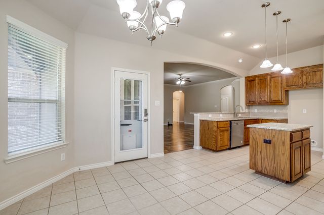 2209 Caroline Drive, Weatherford, TX 76087