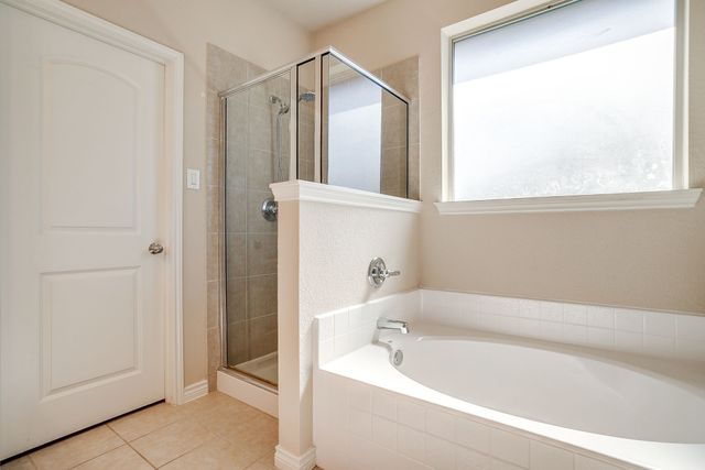 2209 Caroline Drive, Weatherford, TX 76087