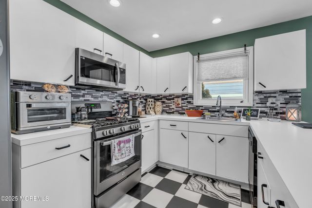 112 Santiago Drive, Toms River, NJ 08757